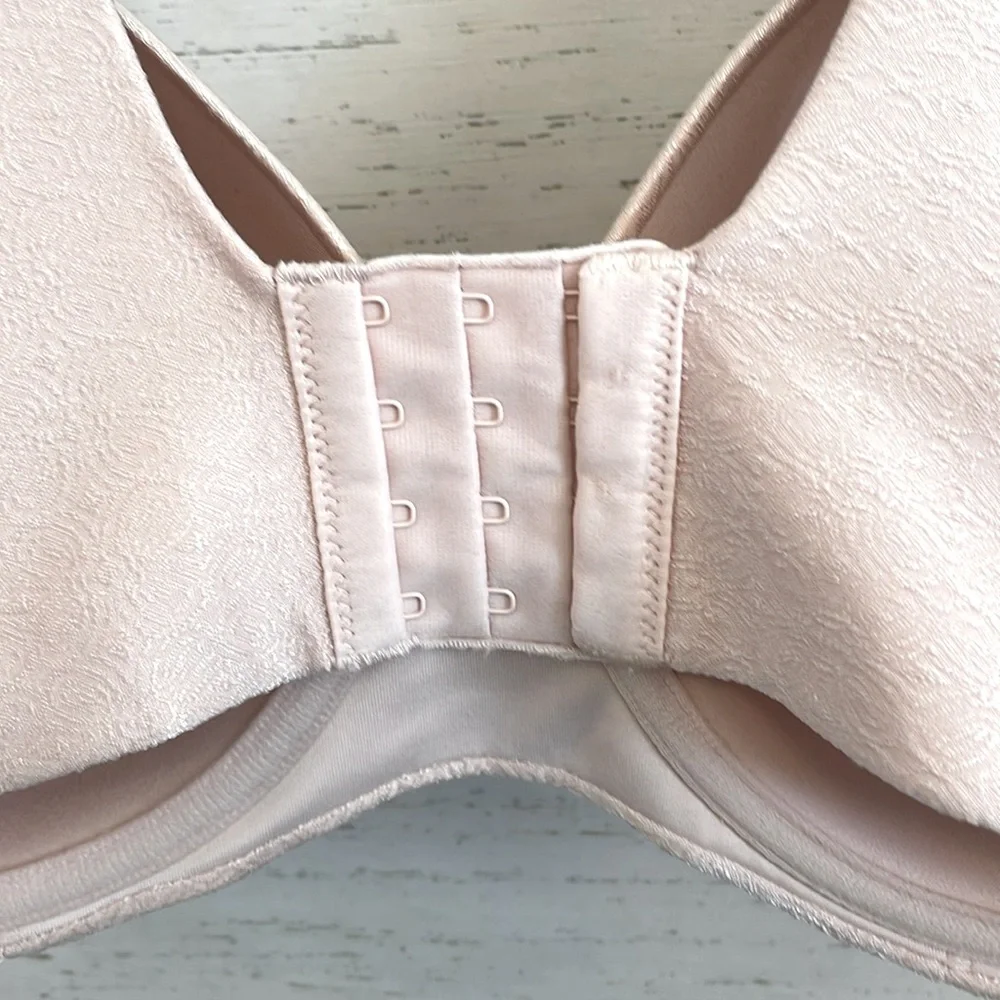 Vanity Fair Beauty Back Bra, Style 76345 in Soft Pink Damask, size 40DD, NWT